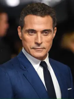 Portrait de Rufus Sewell